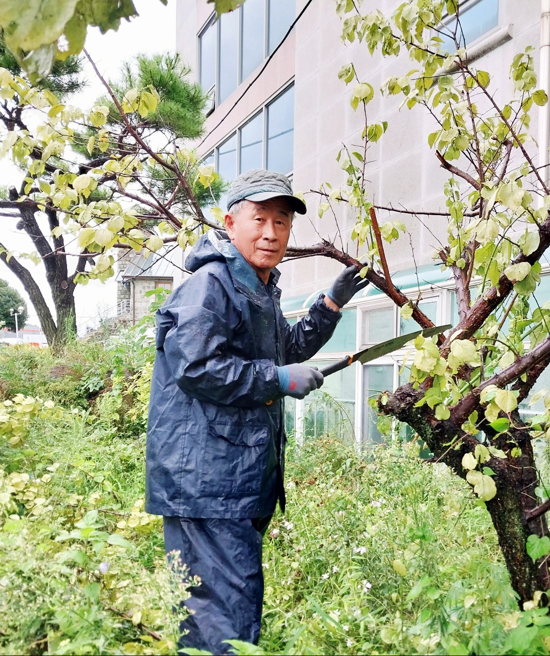 가을맞이 교회 대청소~♡ 오전에 엄청난 비가 내리는 가운데서도 비를 맞으
