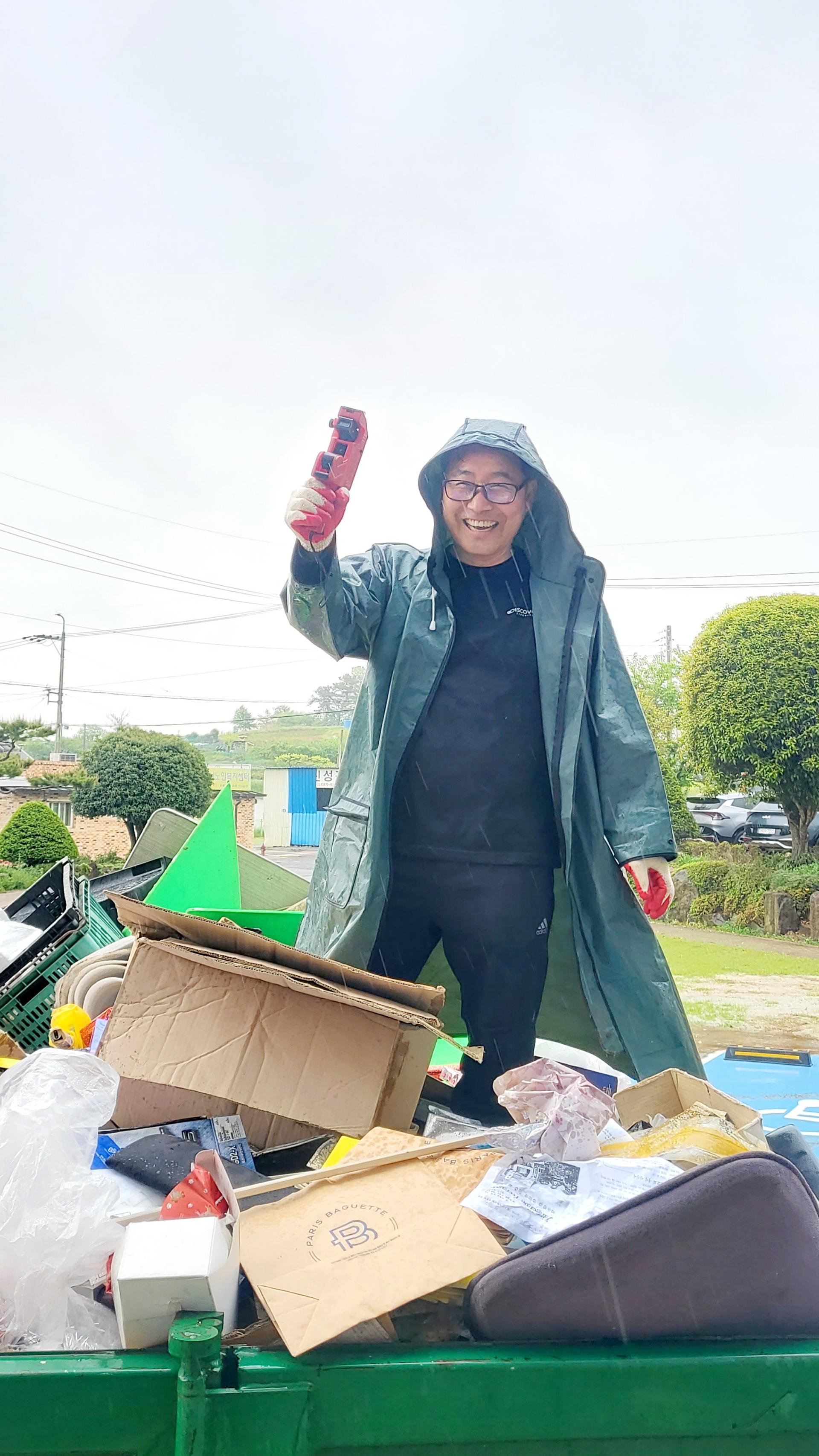 교회 대청소~♡ 할렐루야~♡♡♡ 비가 내리는 가운데서도 기쁨으로 교회청소
